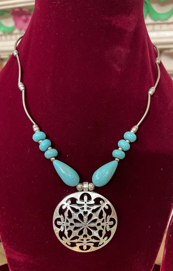 The Turquoise Beads Necklace