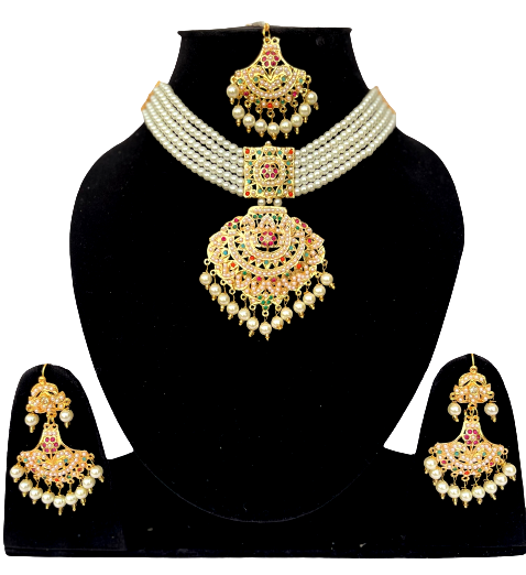 The Multilayered Jadau Jewelry Set