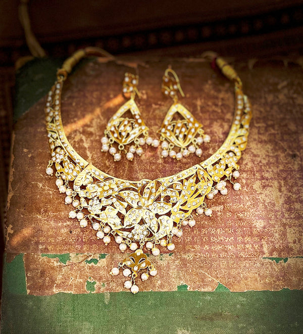 The Noori Jadau Jewelry Set