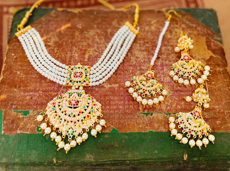 The Multilayered Jadau Jewelry Set